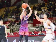 关于里程碑夜山东男篮单刀错失；国王杯训练课后刷纪录；气氛紧张；数据层面出现新趋势的信息
