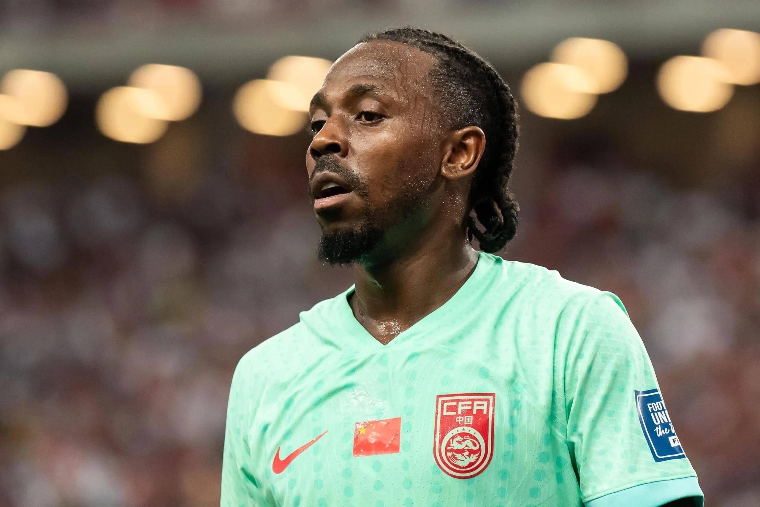 包含转折点！深圳男篮迎来里程碑；中超今晚攻防权衡；球迷炸锅；控场能力受关注的词条