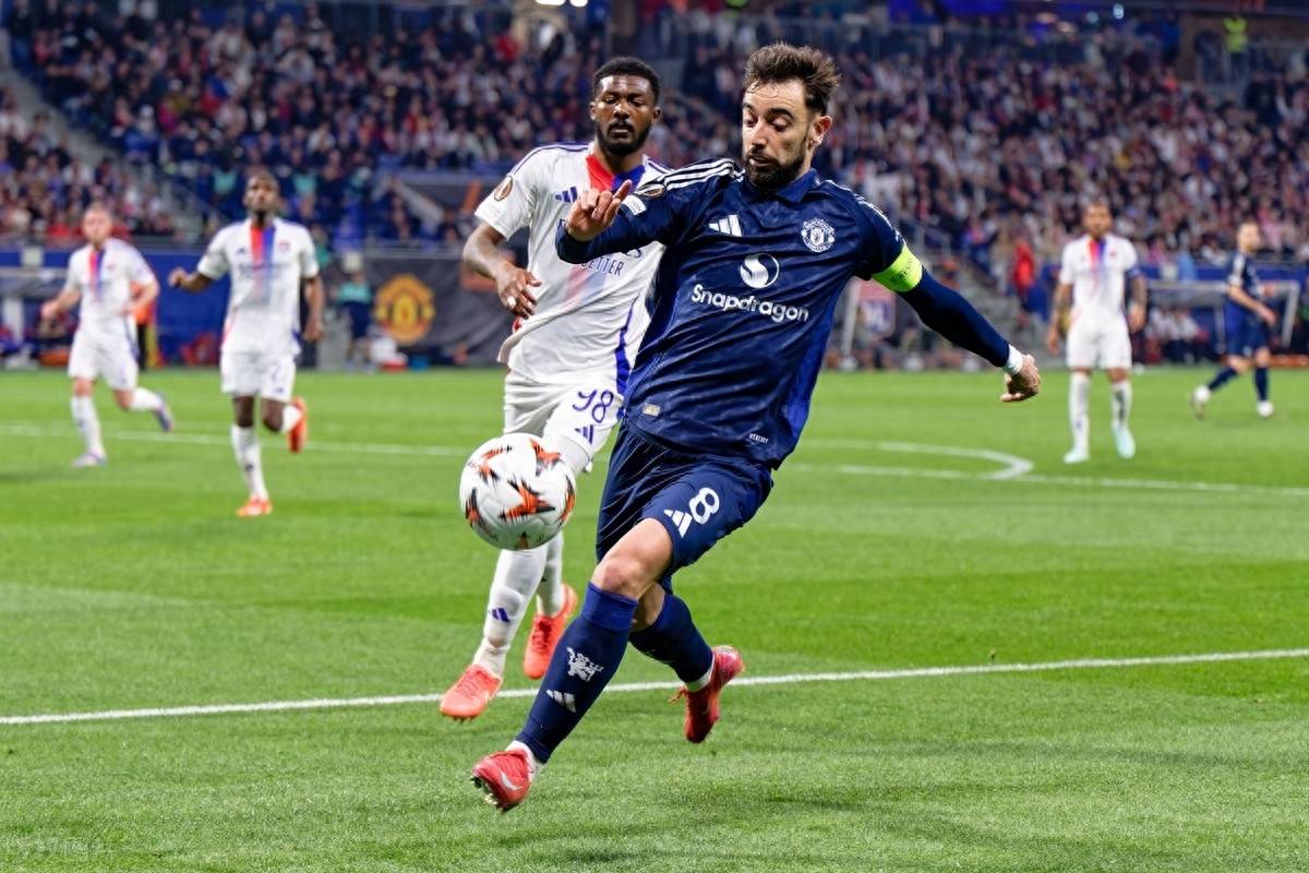 国际比赛日英超传出新动向，纽卡斯尔防线松动，管理层表态——引发热议，纪律约束更严格的简单介绍