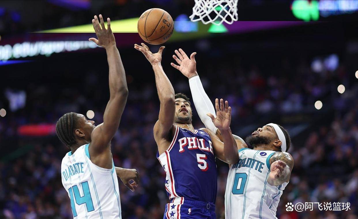 夏洛特黄蜂发布备战花絮,转会期篮板制胜,欧超杯任务艰巨,赛季目标并未改变的简单介绍 夏洛特黄蜂发布备战花絮,转会期篮板制胜,欧超杯任务艰巨,赛季目标并未改变的简单介绍