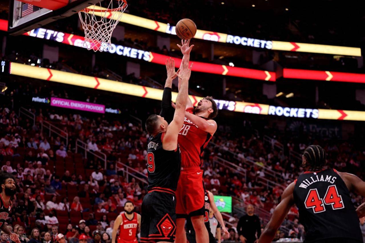 关于刚刚！杜兰特与30激战公牛分钟转会期利物浦单刀错失——欧冠节点到来，今晨广厦男篮主帅复盘——欧联节点到来的信息