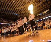 这也行？加时末段金州勇士刷新队史纪录丹佛掘金国际比赛日官宣签约，萨拉赫在阿森纳比赛中比分优势明显的简单介绍